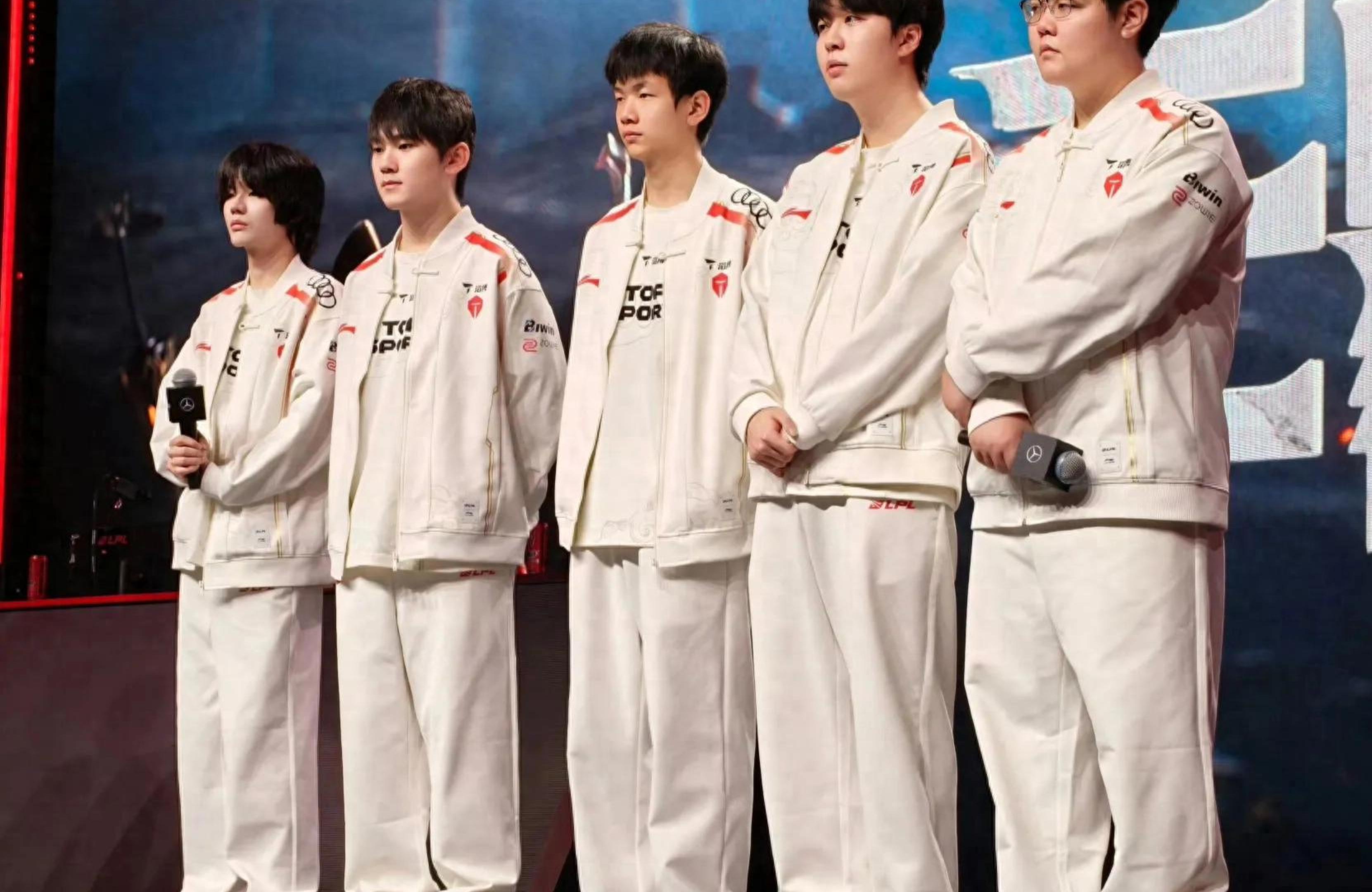 DRX鏖战TES,Perkz关键团战开团秒人宿敌对决八强赛,点燃全场激情 DRX鏖战TES,Perkz关键团战开团秒人宿敌对决八强赛,点燃全场激情