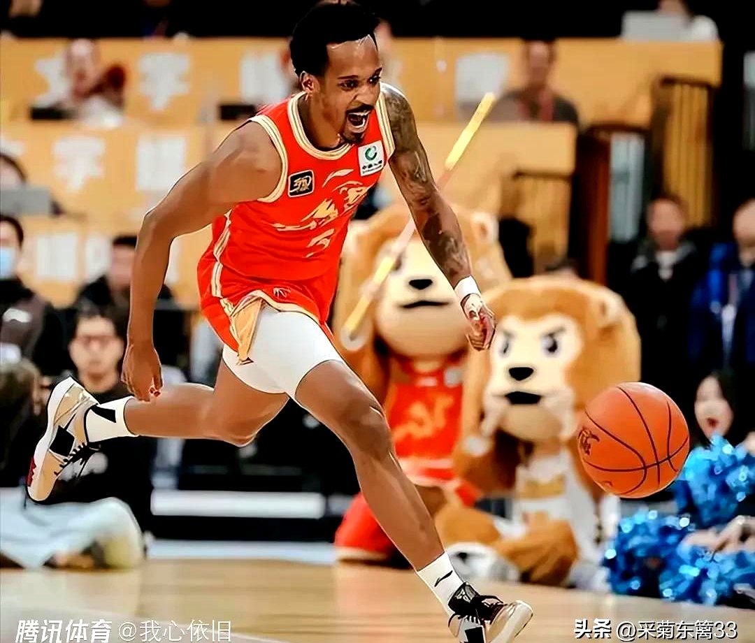 勇士险胜北京队,德罗赞惊艳四座 勇士险胜北京队,德罗赞惊艳四座