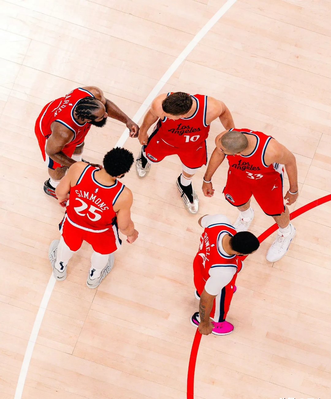 四川队逆转76人，哈登统治全场