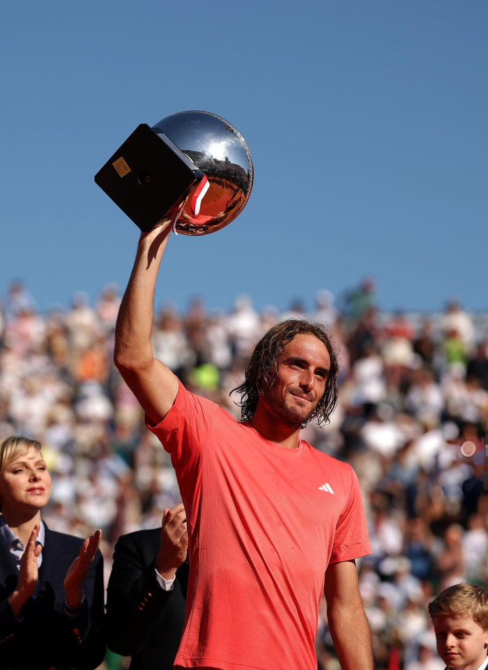 戴维斯杯完胜年终总决赛，西西帕斯点燃赛场