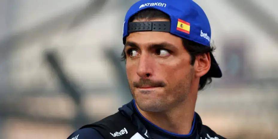 威廉姆斯翻盘红牛二队，塞恩斯带队取胜