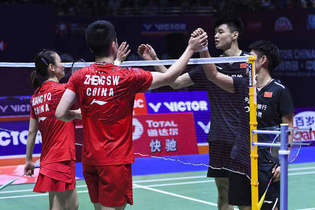 马来西亚队逆转泰国队，黄鸭组合点燃赛场